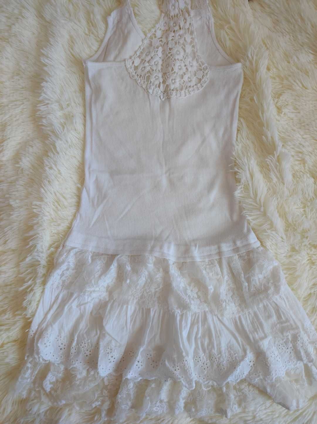 Біле літнє плаття