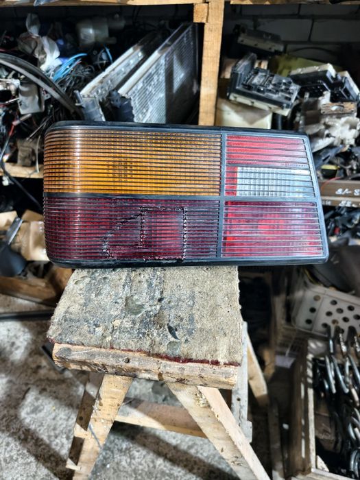 Продам фонари  Форд  Эскорт .