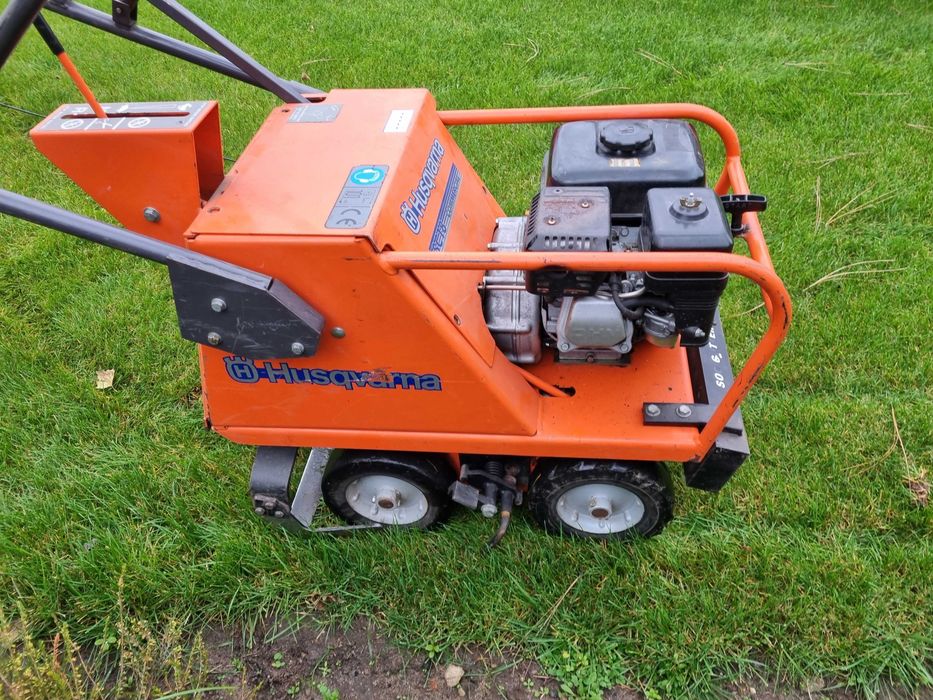 HUSQVARNA SC18CE  maszyna do zdejmowania darni