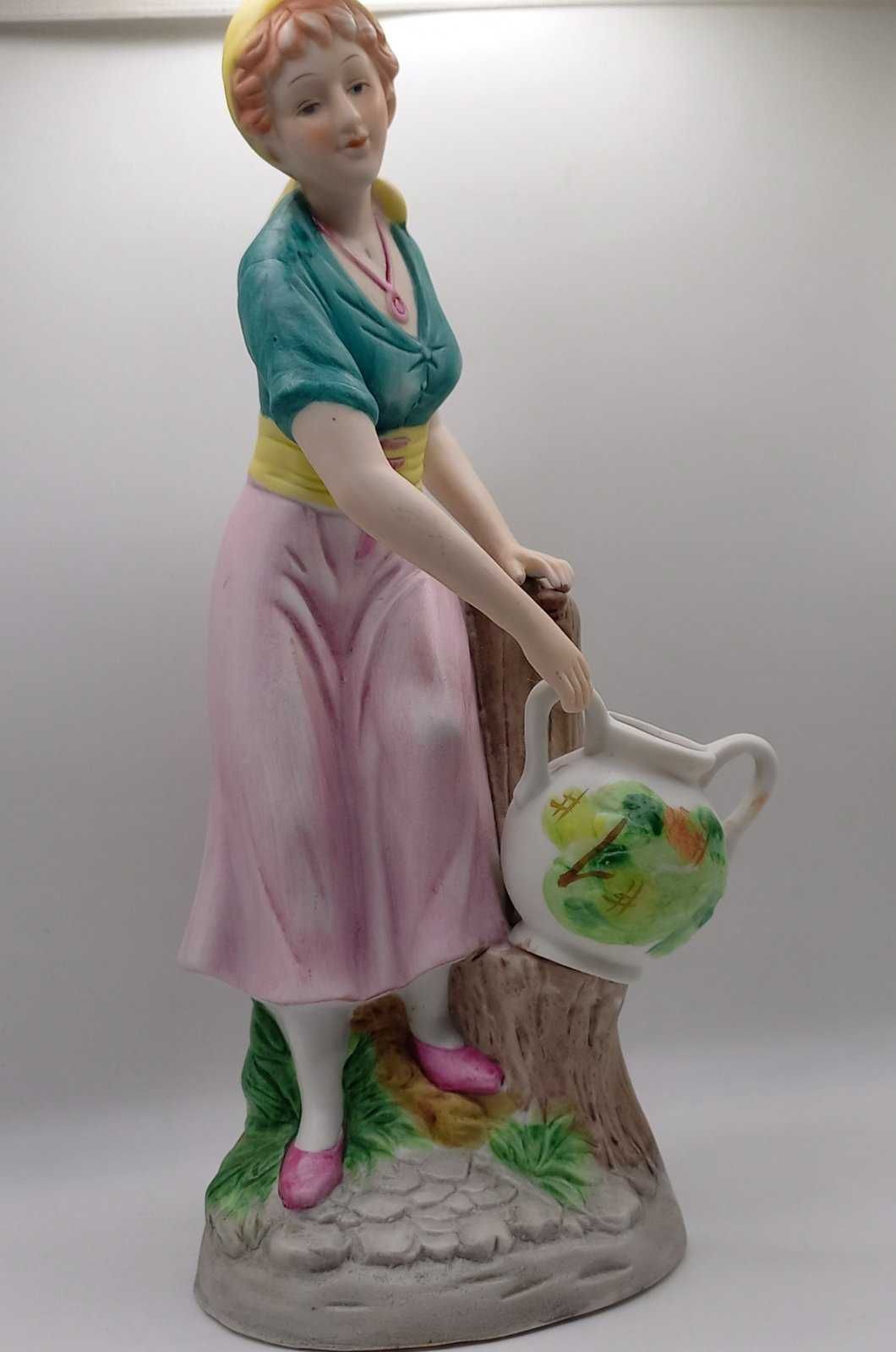 Вінтажна статуетка Дівчина з глечиком - амфорою,  Бісквітний фарфор