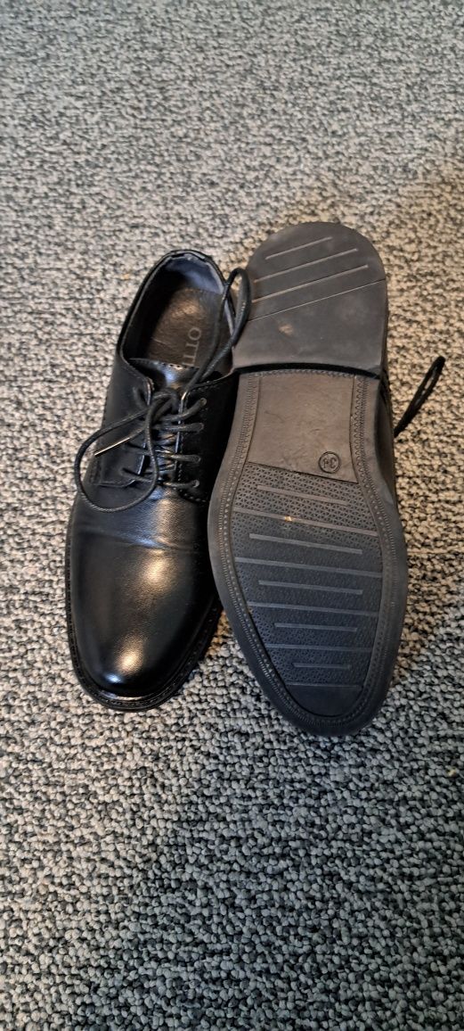 Garnitur chłopięcy  140 cm h&m i pantofle rozmiar 34 .