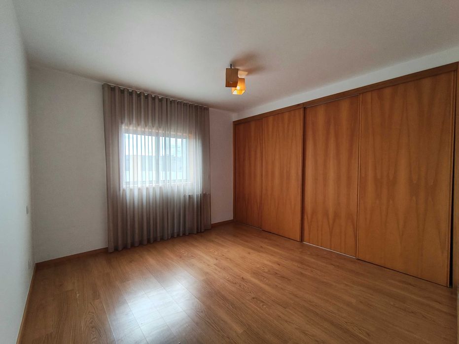 Apartamento T4 para arrendamento em Paredes - Parque da Cidade