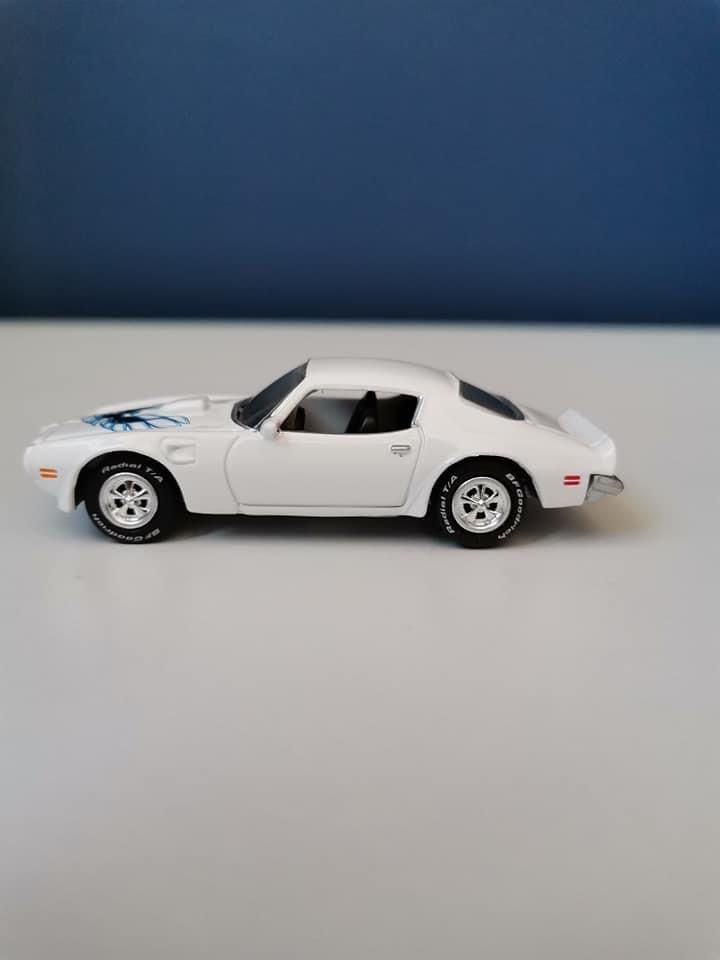 Johnny Lightning Pontiac Firebird 1973