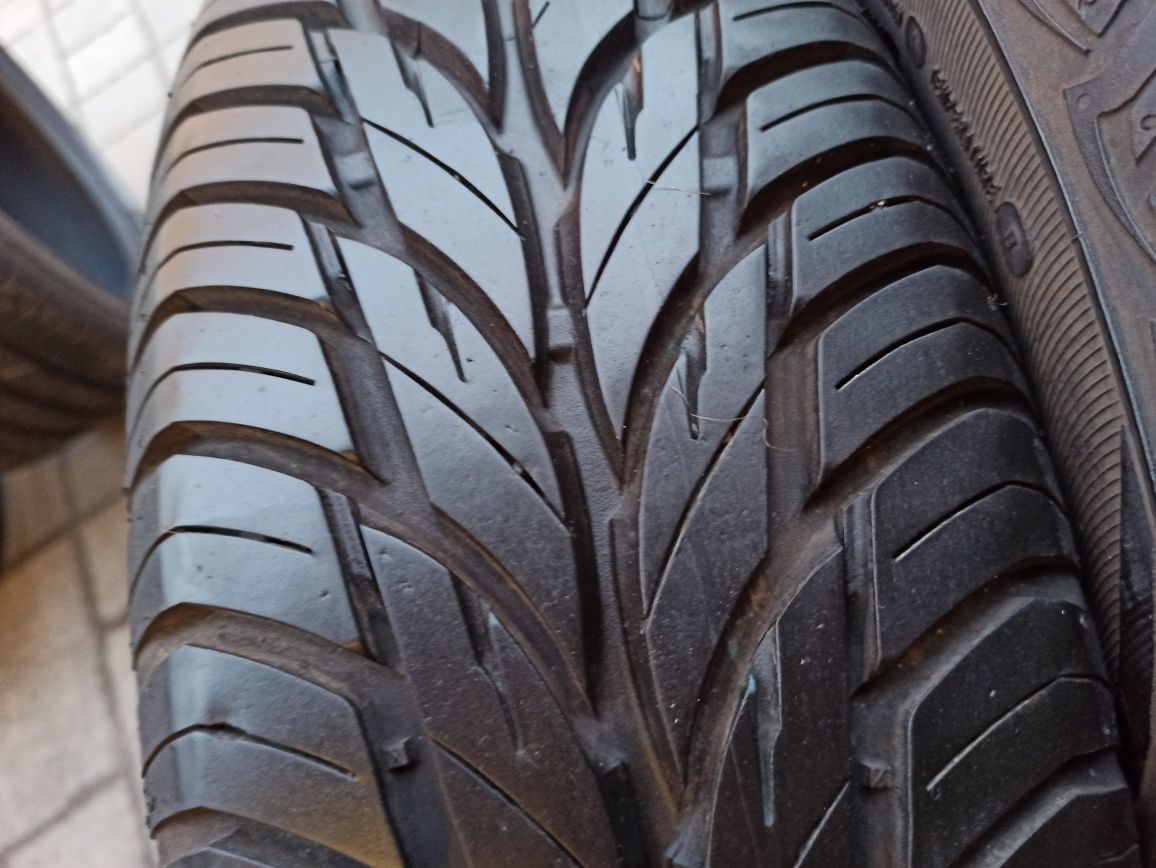 Летняя резина ПАРА 195/70 R14 Uniroyal Rain Expert