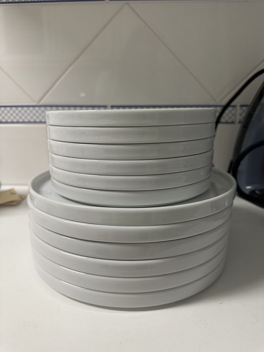 Vendo servico pratos rasos 6 + 6