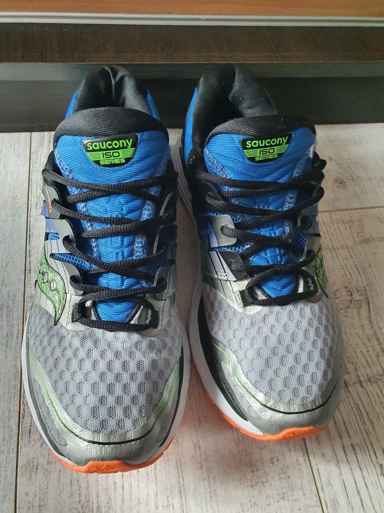 Sprzedam buty do biegania saucony r43