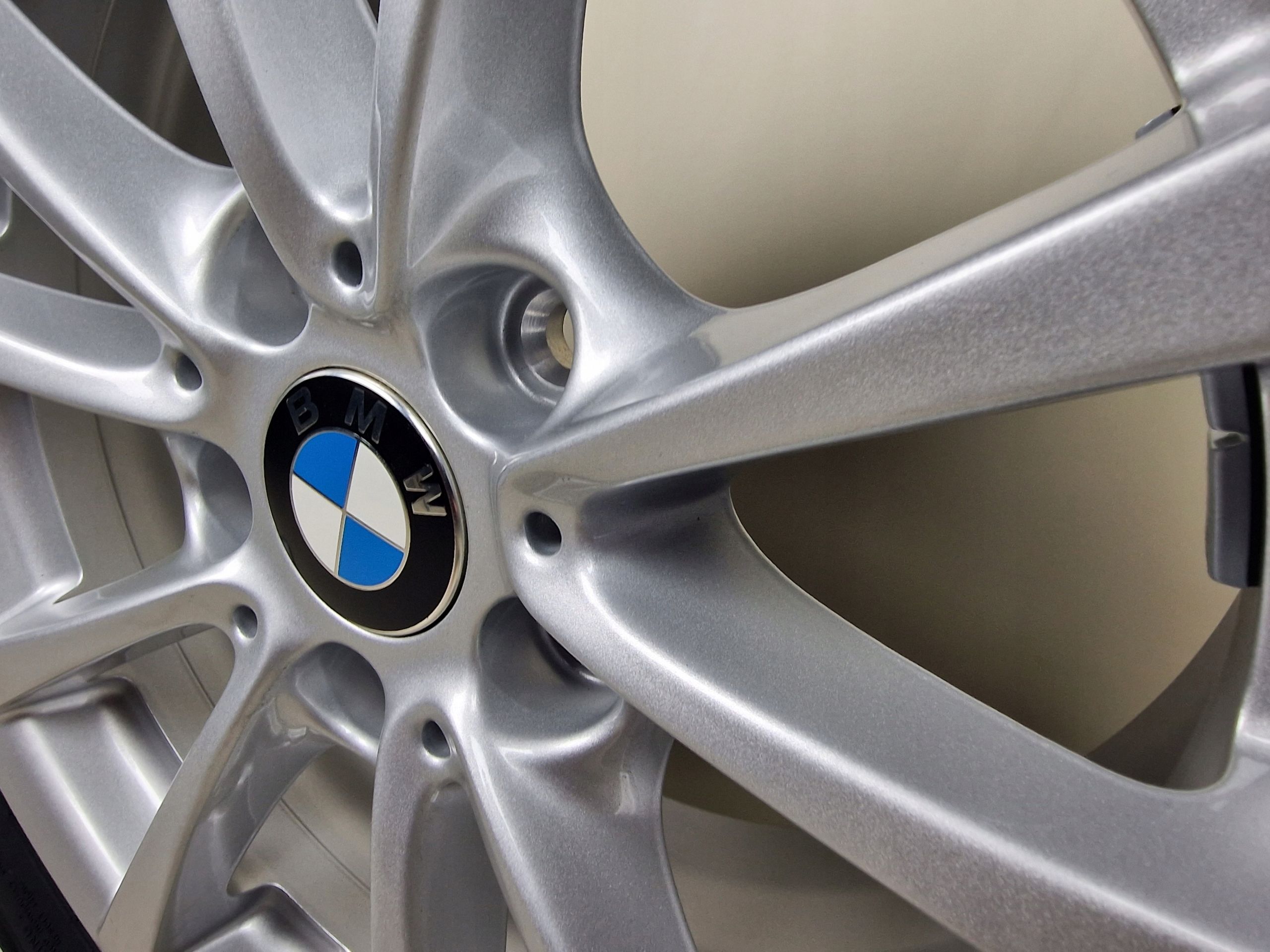 NOWE Felgi BMW 16 E90 E91 E36 E46 F30 F31 E87
