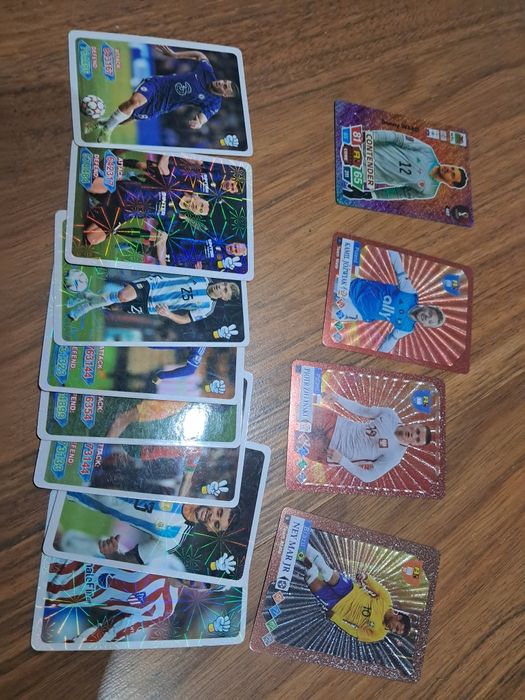 Karty piłkarskie mix 35 szt