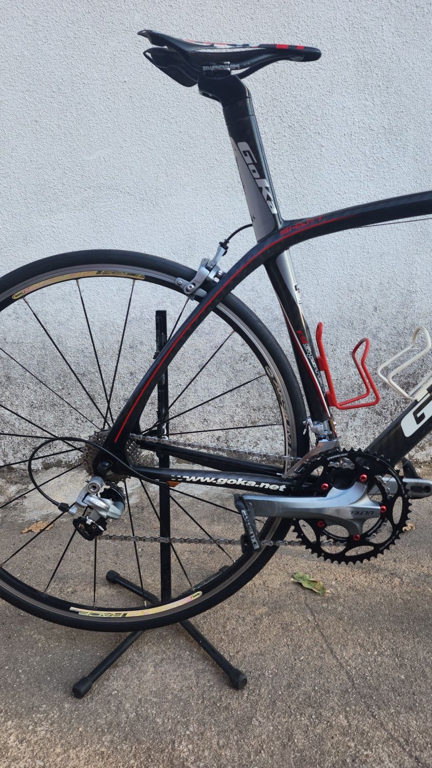 Bicicleta Goka ciclismo em carbono