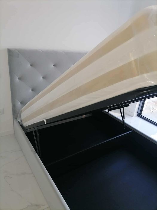 Camas de casal Novas