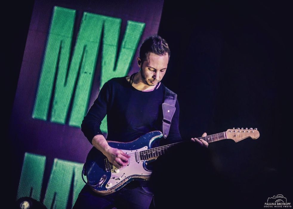 Lekcje gry na gitarze :)