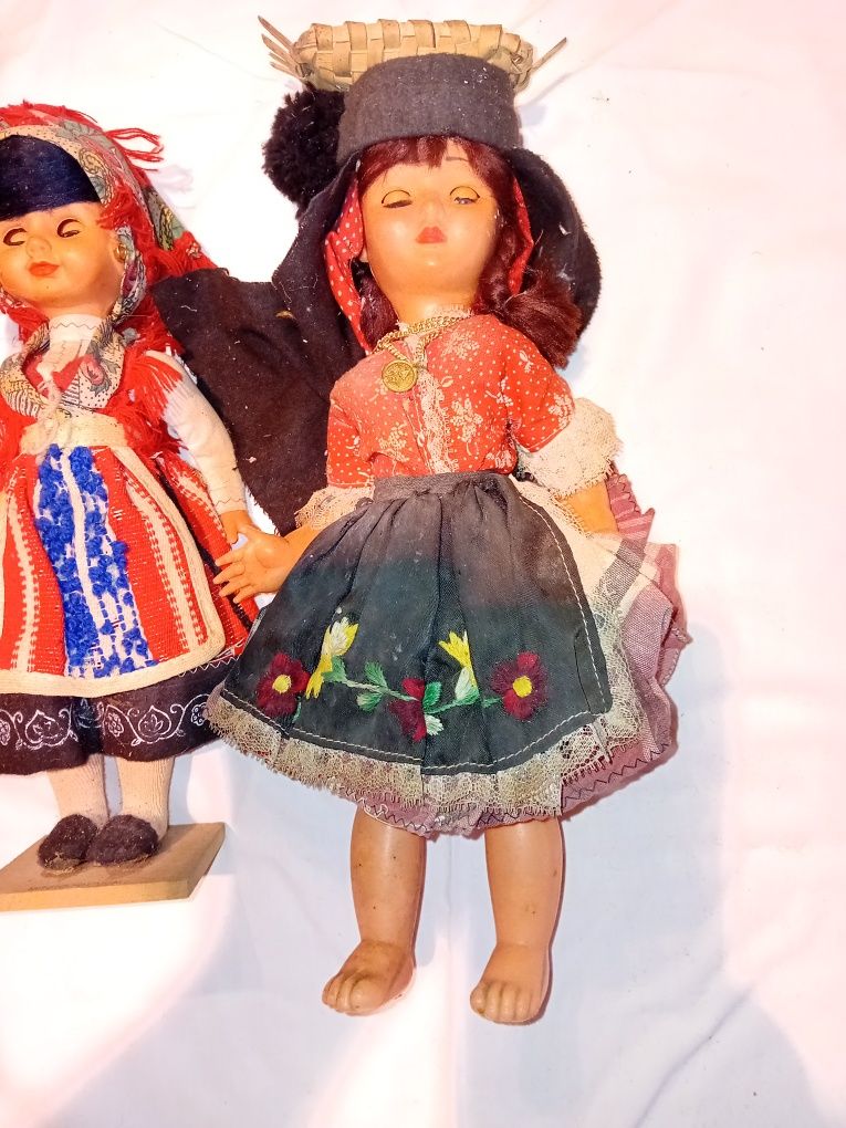 Conjunto de 3 Bonecas em Trajes