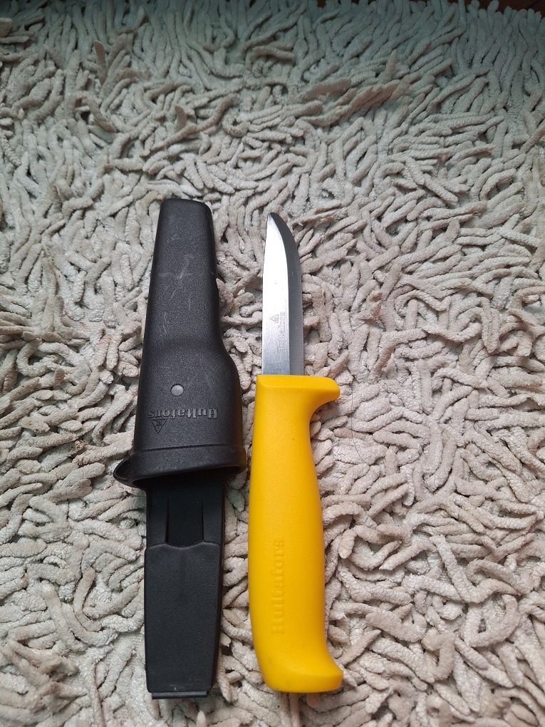 Nóż Hultafors safety knive dla ratownictwa, na Kampinos, do ogrodu