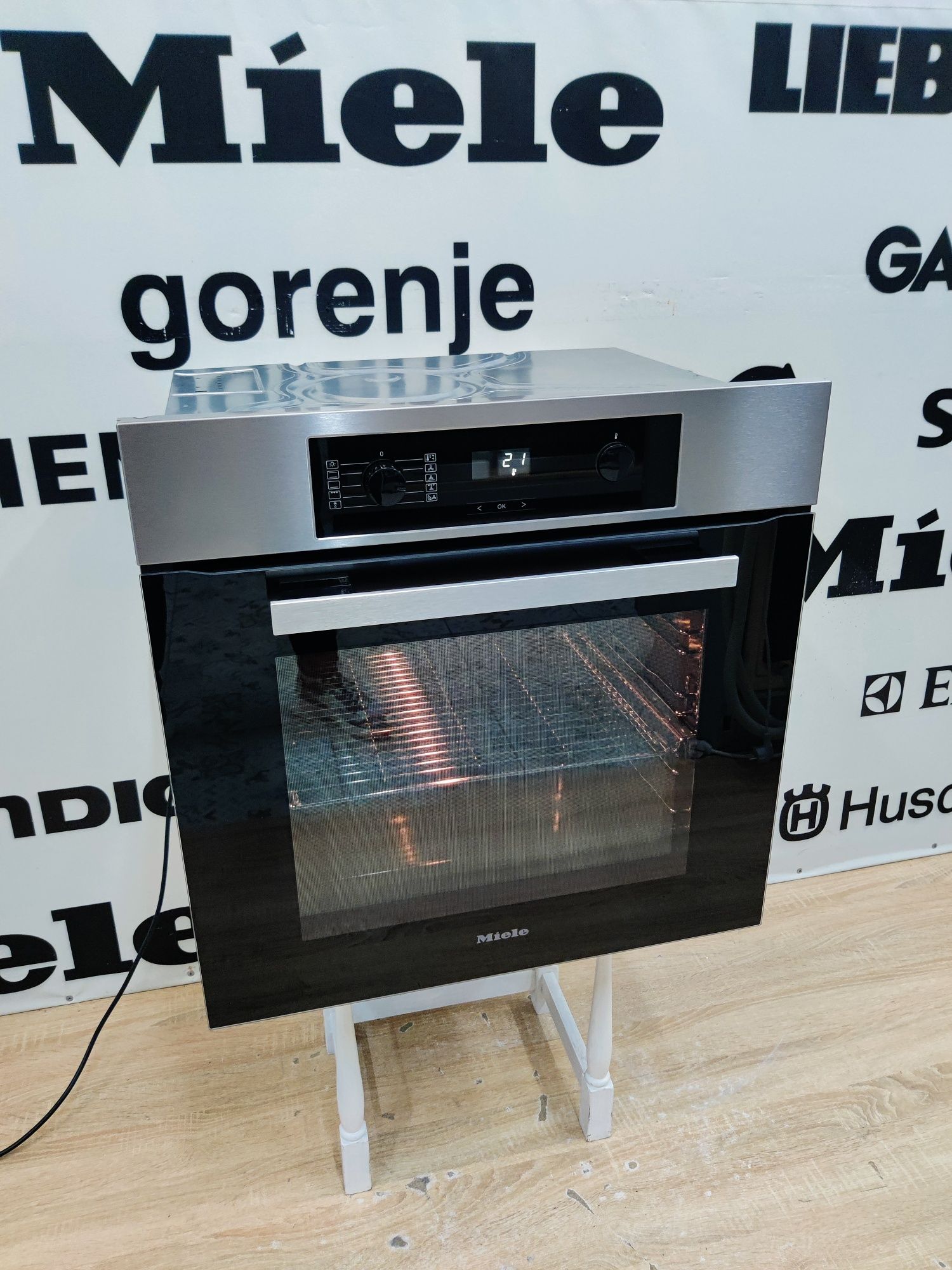 Духовка Miele™ H2267-1B. Духова шафа. Як нова! Виїздні Салазки! GERMAN