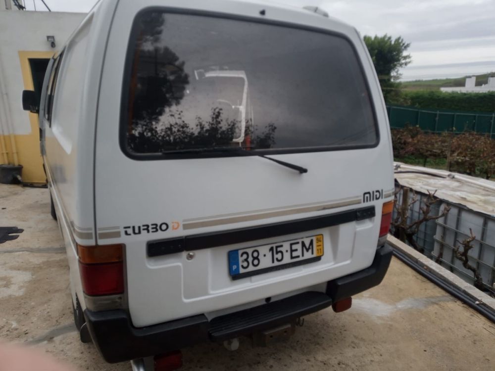 Carrinha Isuzo Midi