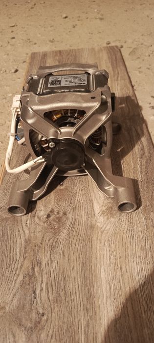 Silnik z pralki Ariston hotpoint