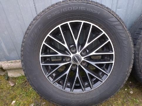 Alufelgi 16" Borbet 5x114,3 ET50 szerokość 7" z oponami Nokian 235/60