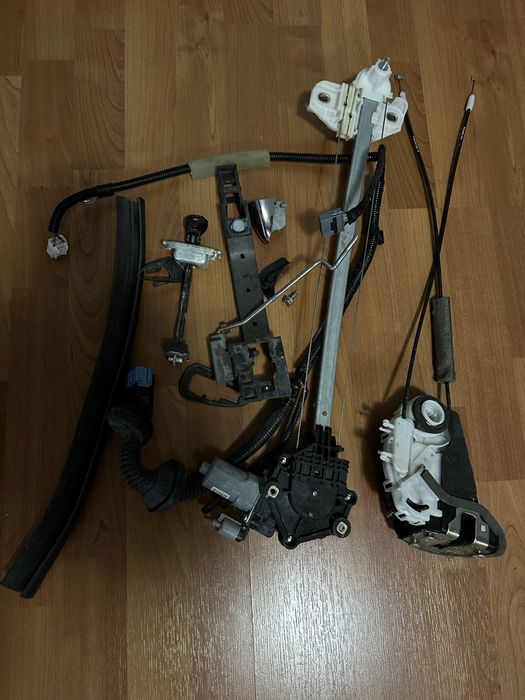 Электростеклоподьемник правой задней двери HONDA ACCORD