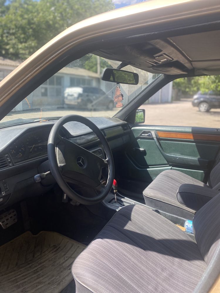 Мерседес 124 автомат