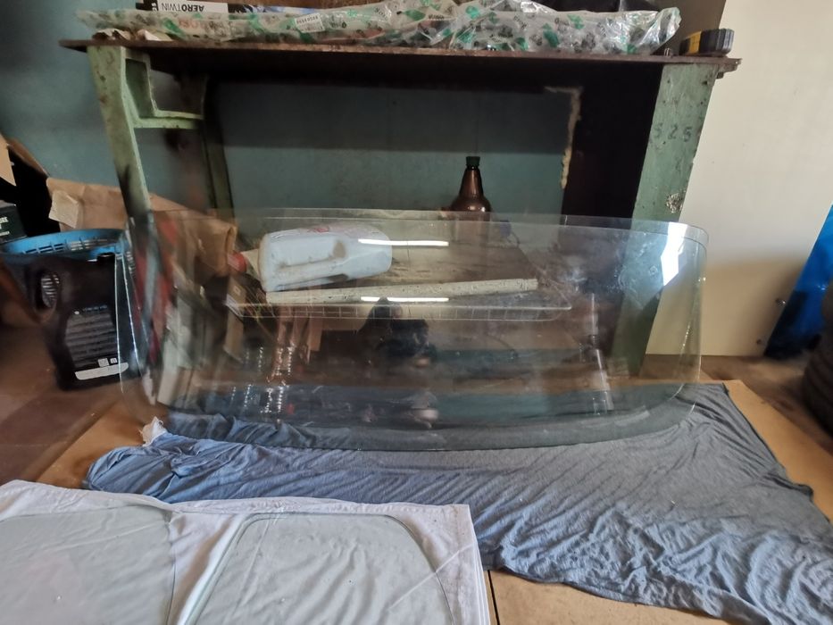 Лобове скло (вітрове скло), заднє скло Волга