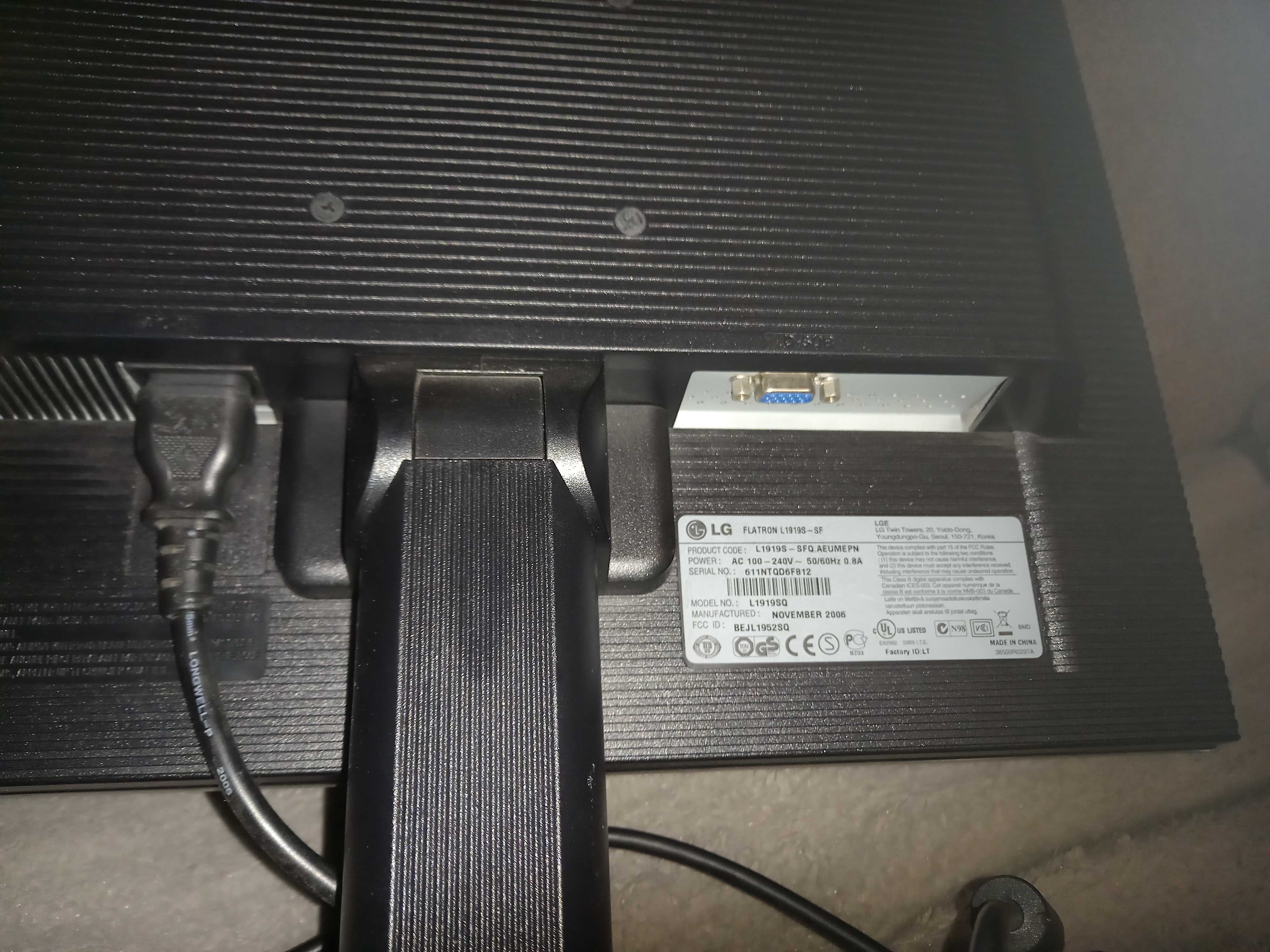 monitor LG flatron l1919s
