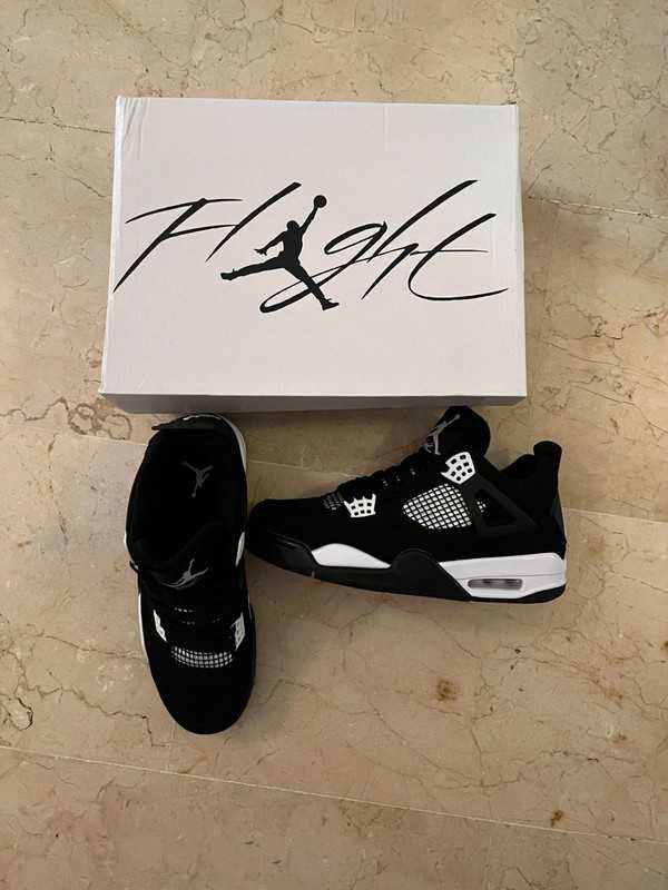 WhiteThunder/Buty_Jordan4_Retro Unisextrampki Rozmiar.44