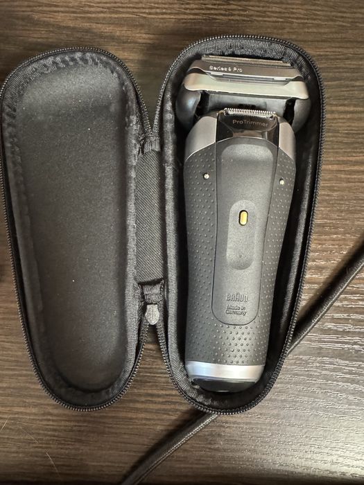 Бритва Braun Series 9 Pro+ 9517 Wet&Dry
Класний стан