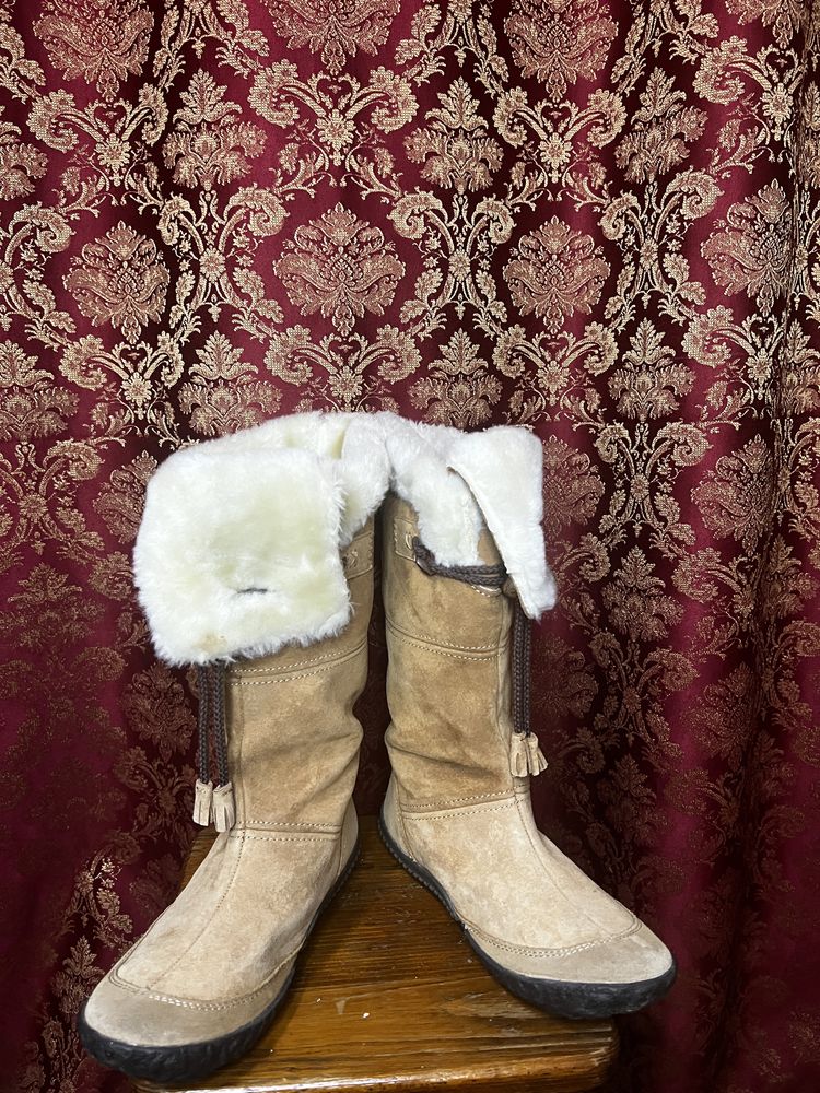 Зимові замшеві жіночі чоботи