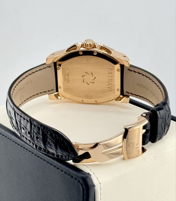 Часы Carl F. Bucherer 18-каратного розового золота