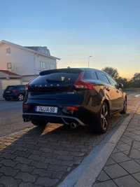 Volvo V40 D2 R Design 2.0 Black Edition