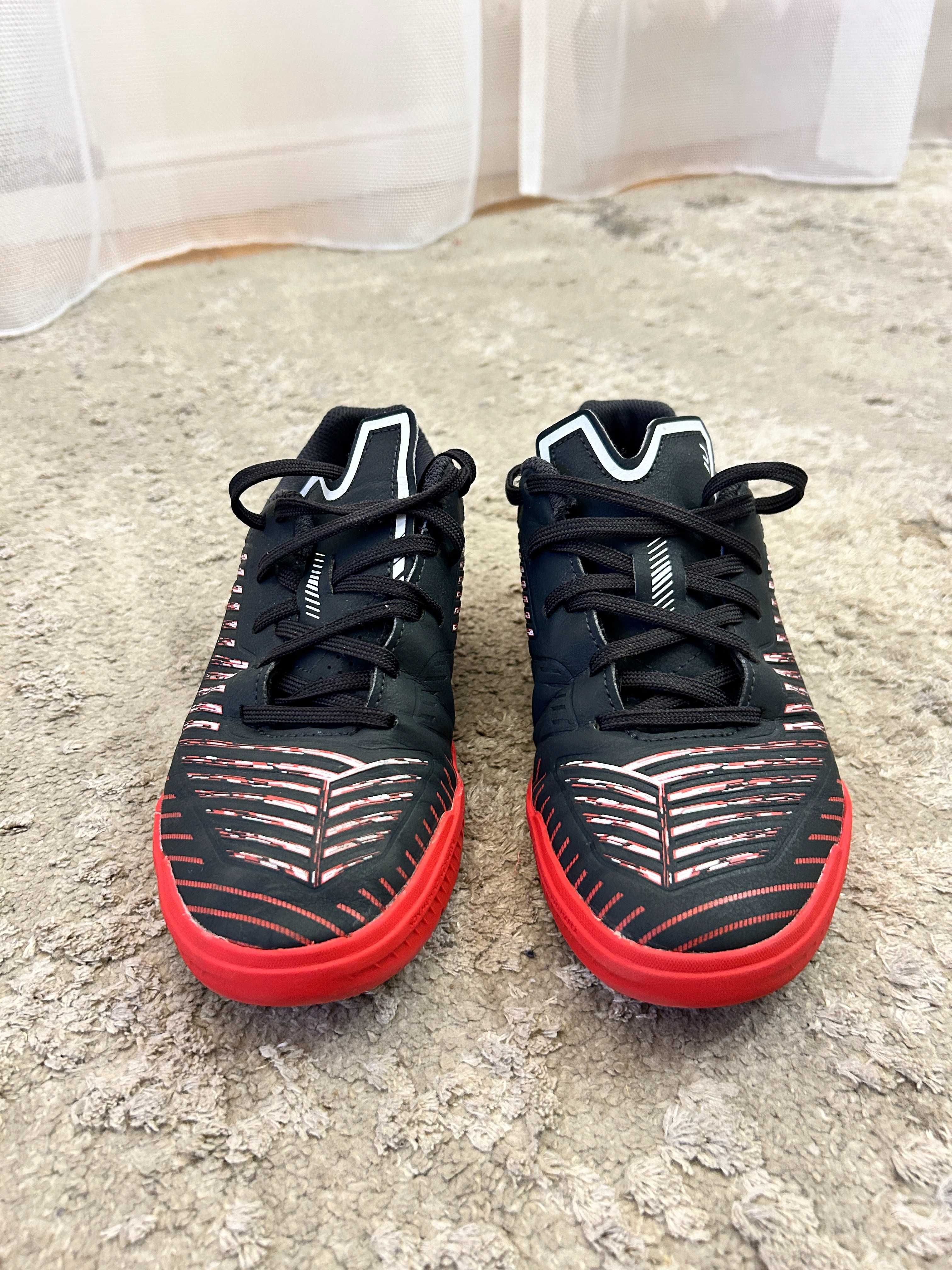 Buty halowe do piłki nożnej dla dzieci Kipsta Ginka 500, r - 36