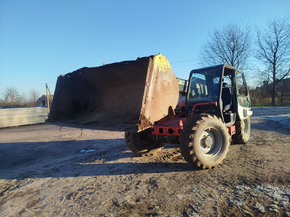 Навантажувач Massey ferguson 8937