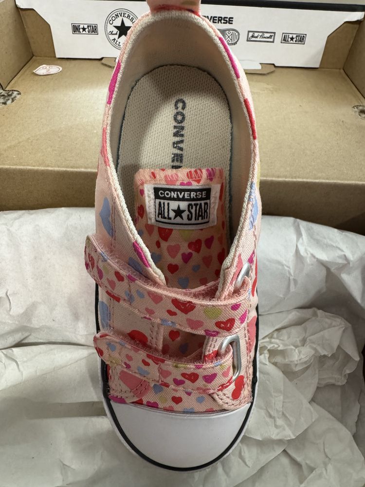 Sapatilhas All Star de menina novas