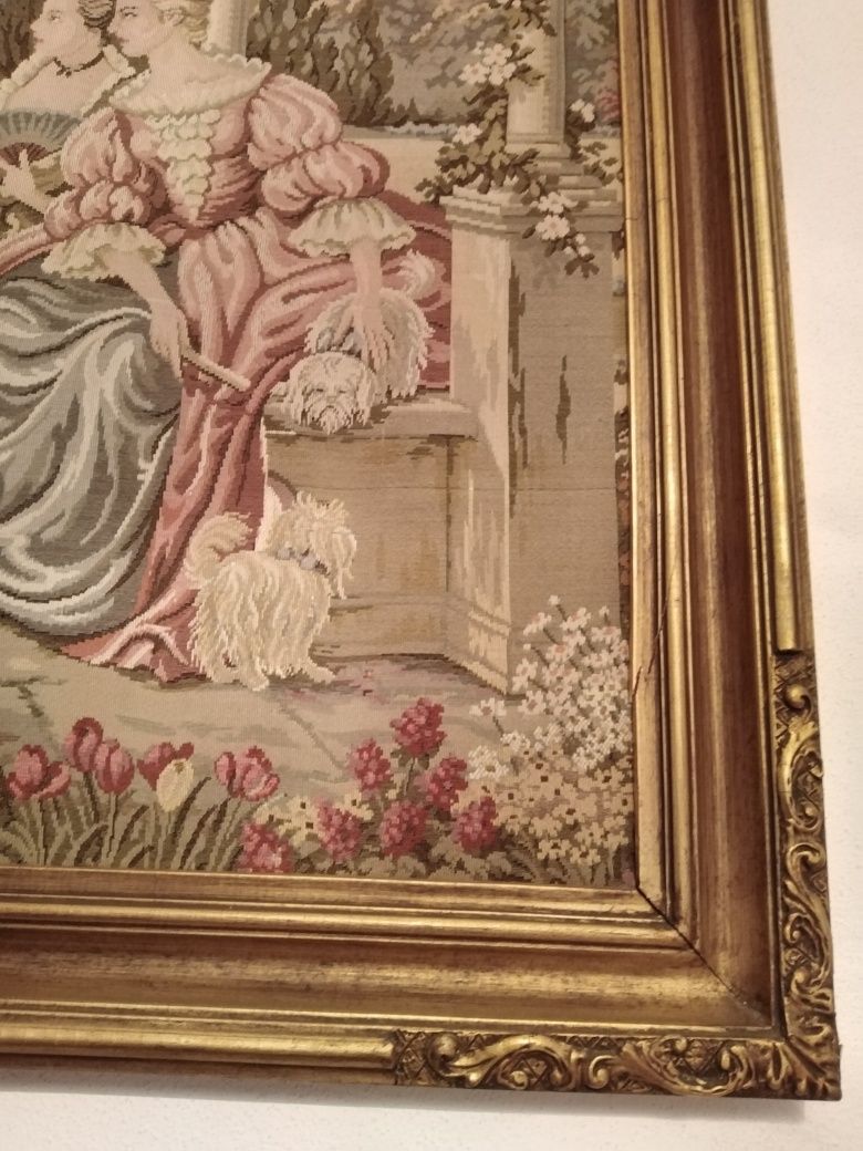 Quadro em Tapeçaria Gobelin com Cena da Corte e Moldura de Talha Doura