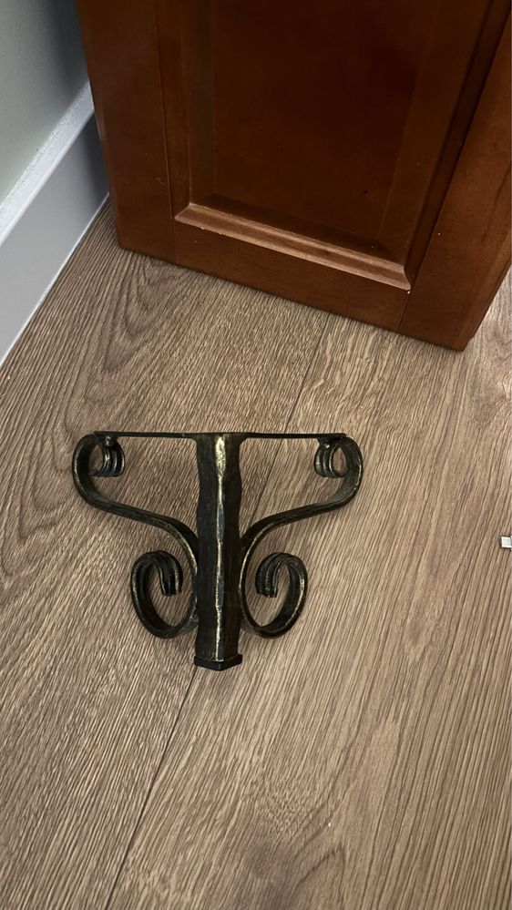 Drewniany slupek do lazienki klasyk styl a la antyk