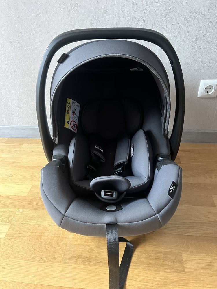 Автокрісло Chicco Kory Plus i-Size (0+) Black – як нове!