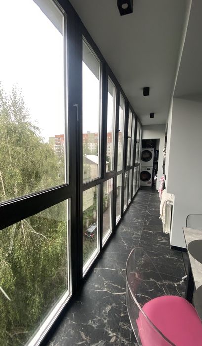 Продається 3кімнатна квартира з свіжим дизайнерським ремонтом