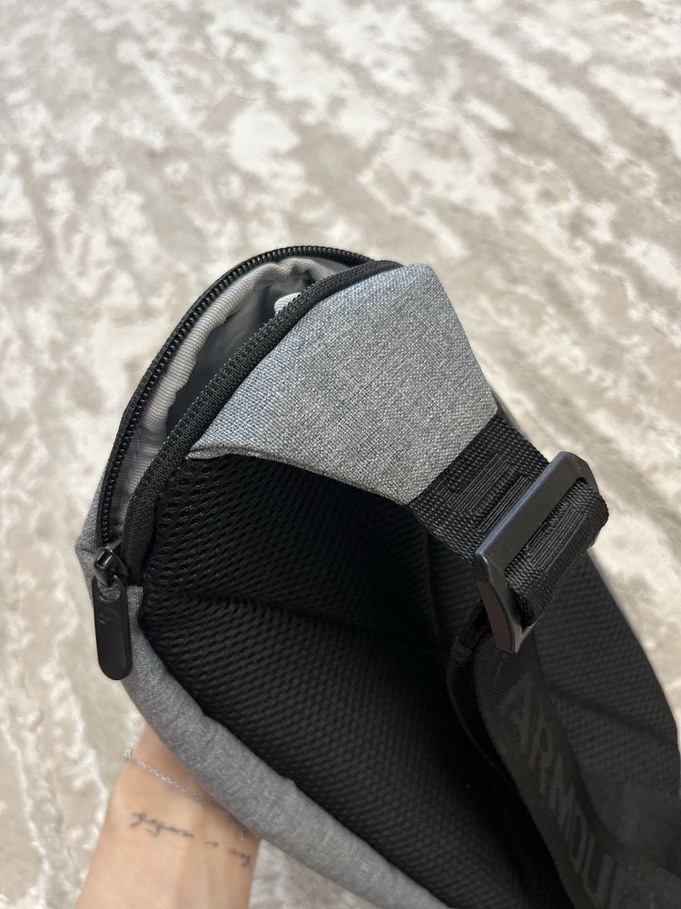 Поясна сумка Under Armour