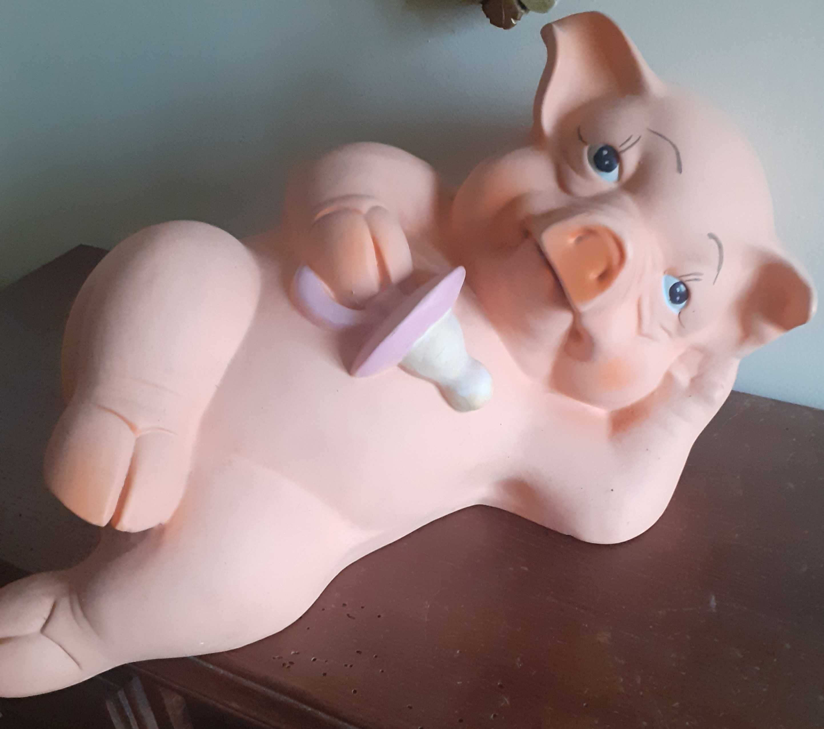 Grande mealheiro em forma de porca