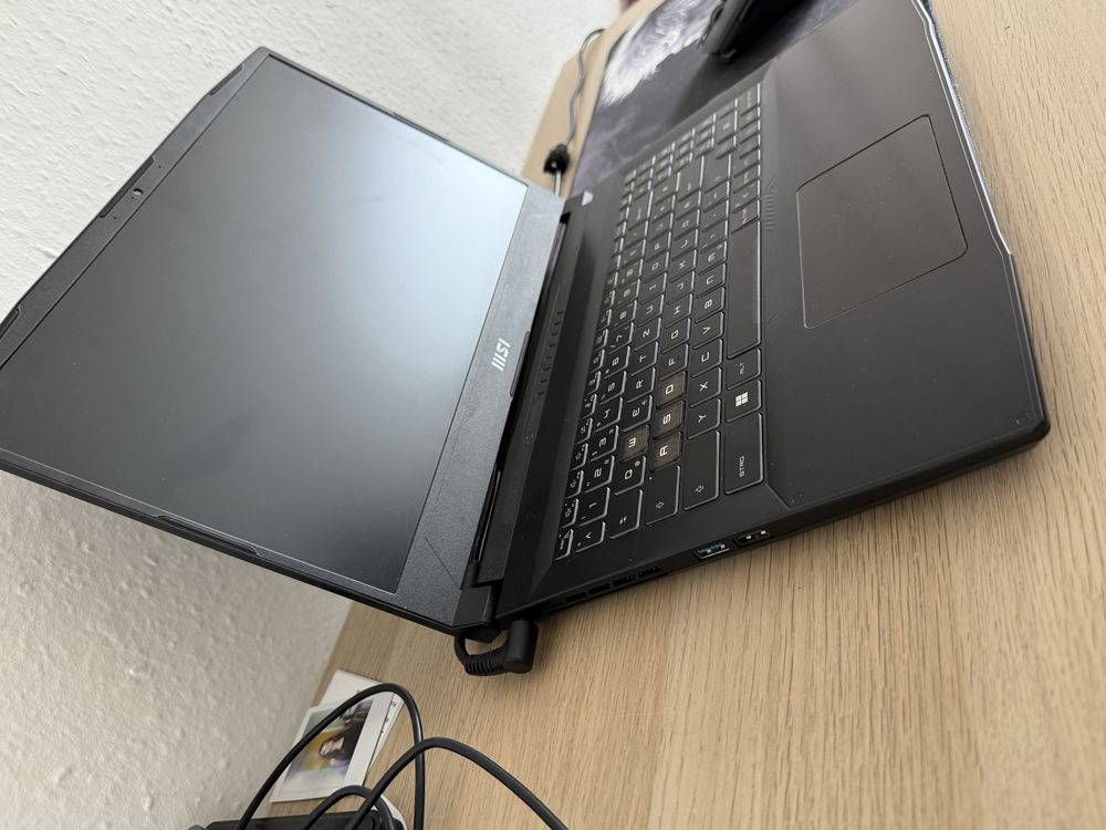 Ігровий ноутбук MSI katana 15 B13VGK
