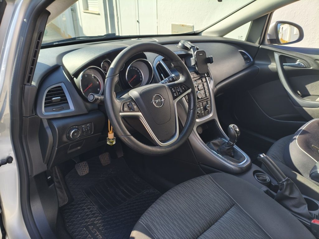 Opel Astra comercial