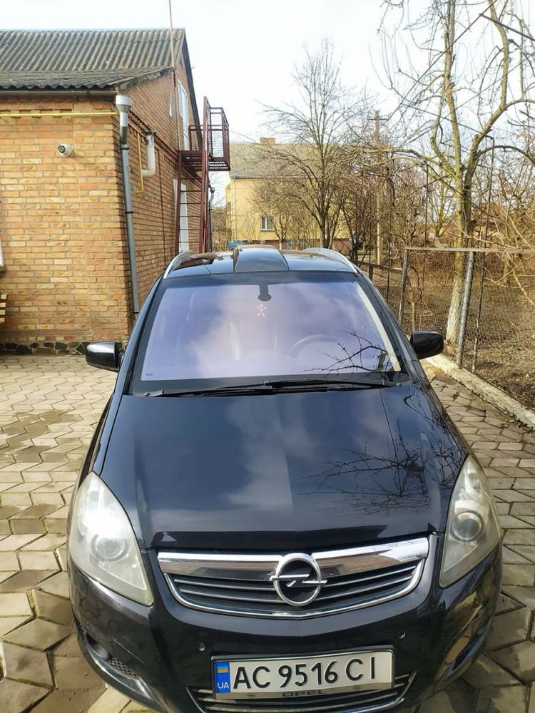 Продам автомобіль Opel Zafira