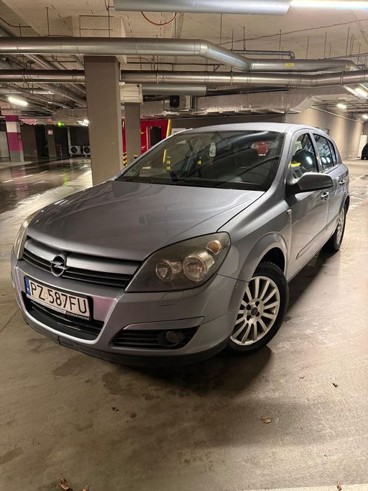 Opel Astra Opel Astra H • 2004 • 1.6 benzyna • 160 000 km