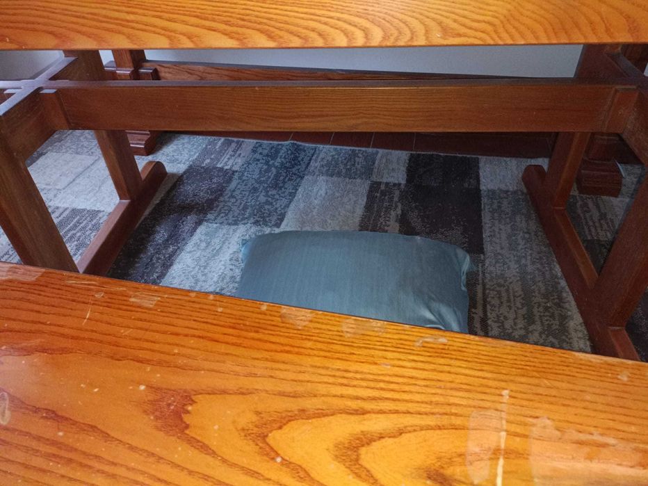 Mesa de Madeira Maciça com Bancos – Peça Artesanal Única