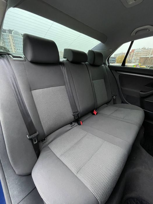 Volkswagen Jetta 1.6mpi газ/бензин автомат