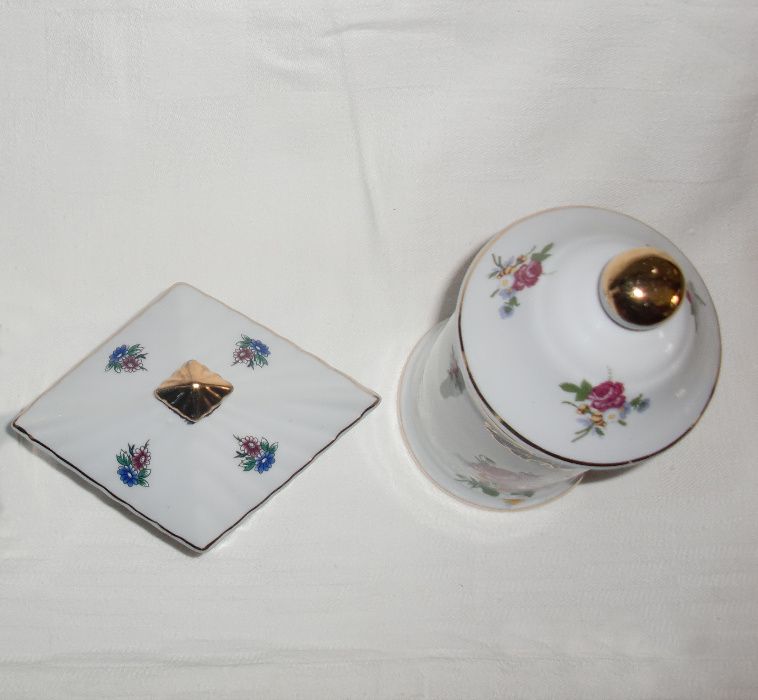 Peças de decoração em porcelana