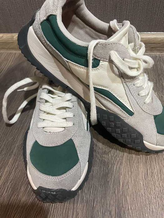 Чоловічі кросівки Zara