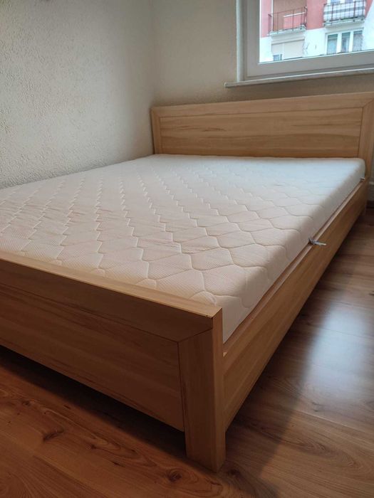 Łoże. Łóżko duze