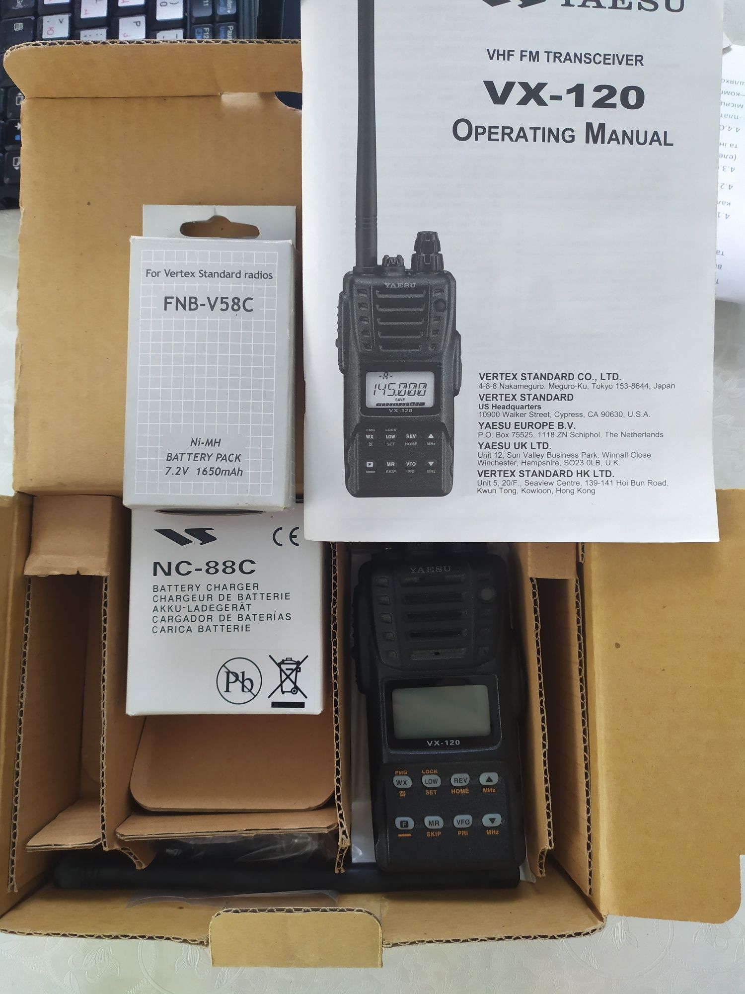 YAESU  VX-120.  Трансівер УКВ портативний. Рація, радіостанція