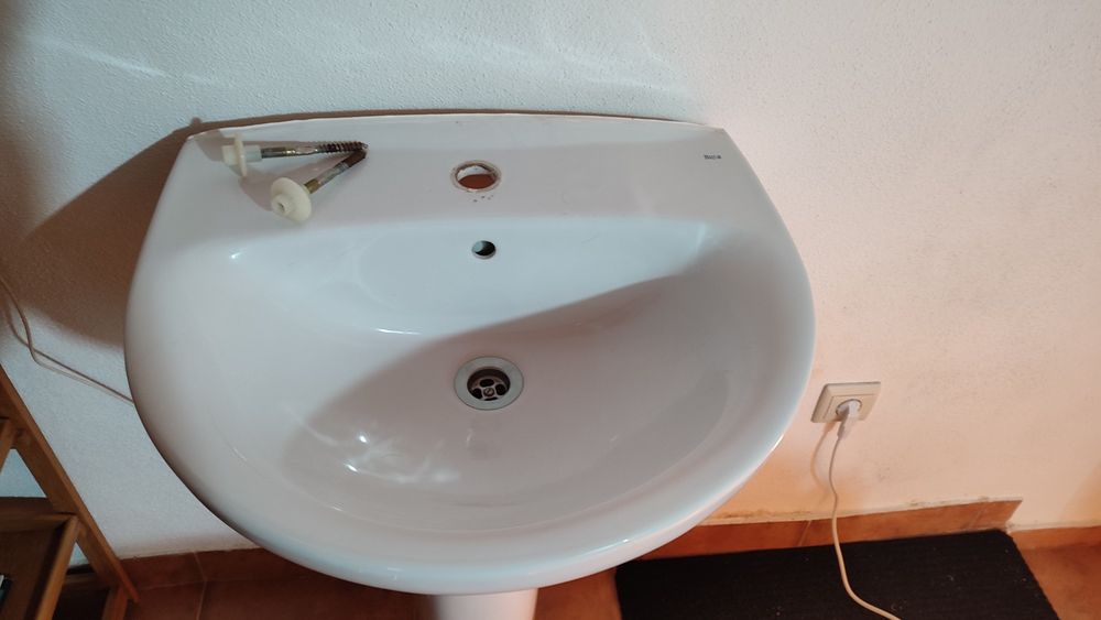 Lavatório Roca usado